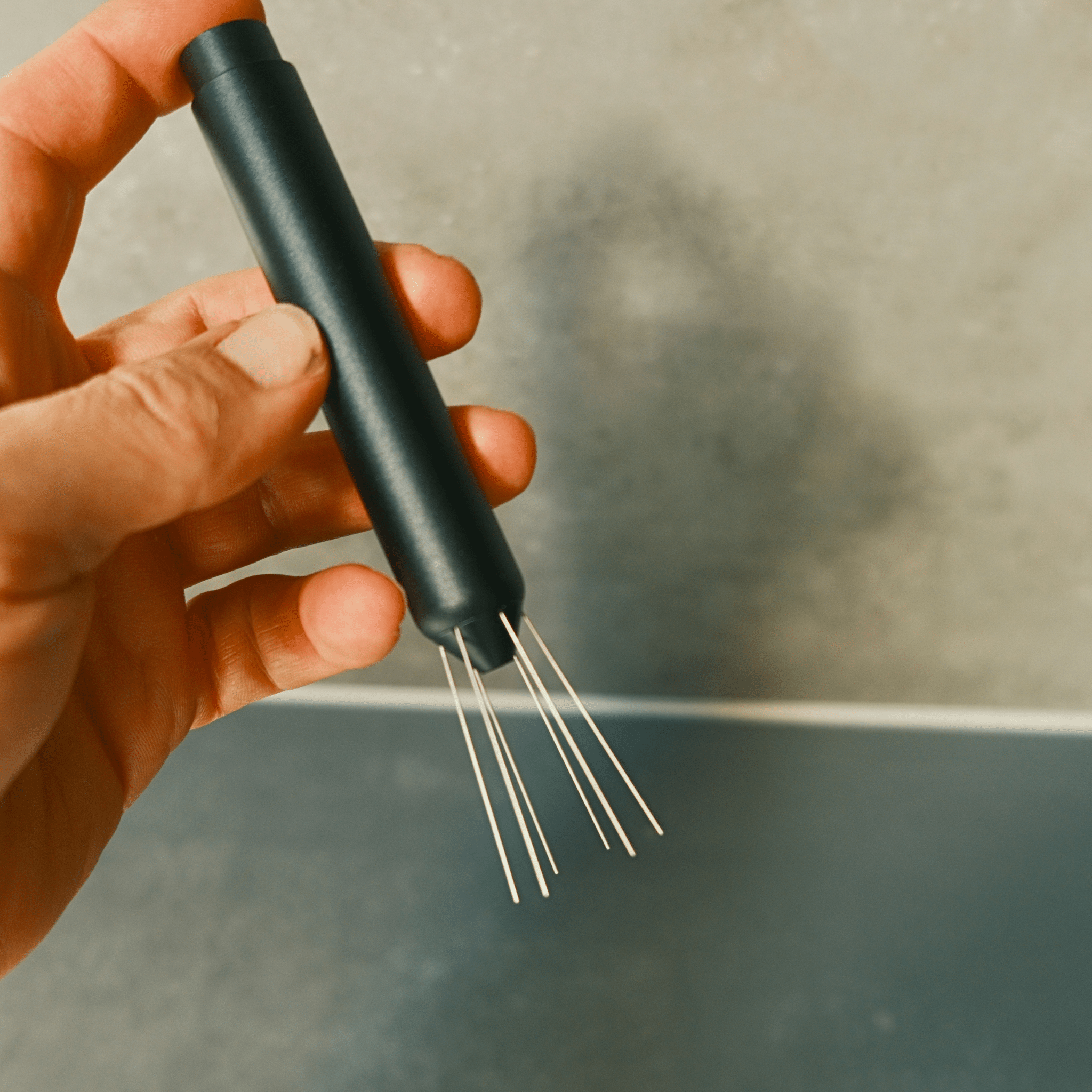 Flick WDT Tool — Retractable Needle Distribution Tool - Coffee Nerd