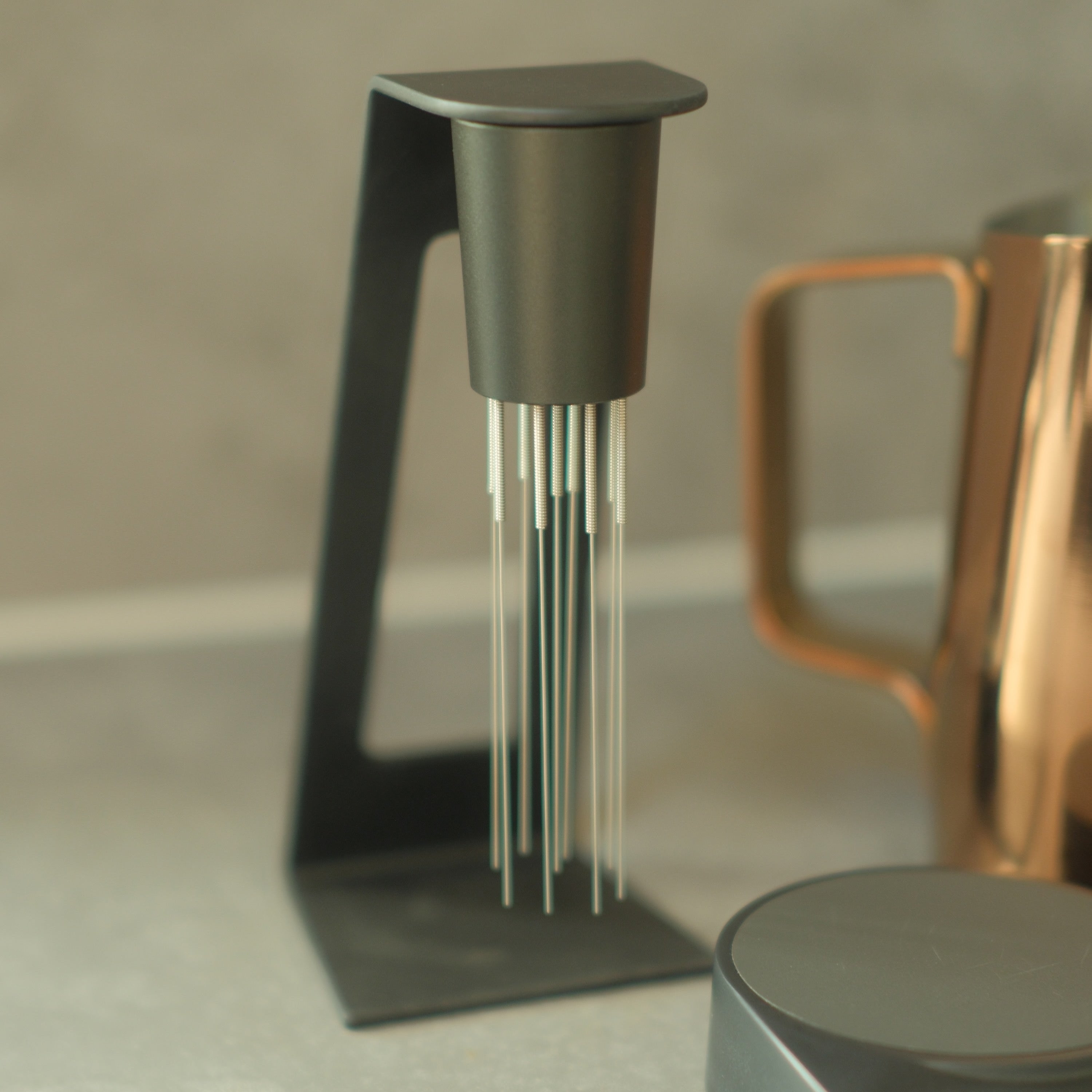 Coffee Needle Distributor With Magnetic Stand - Black — alternate view