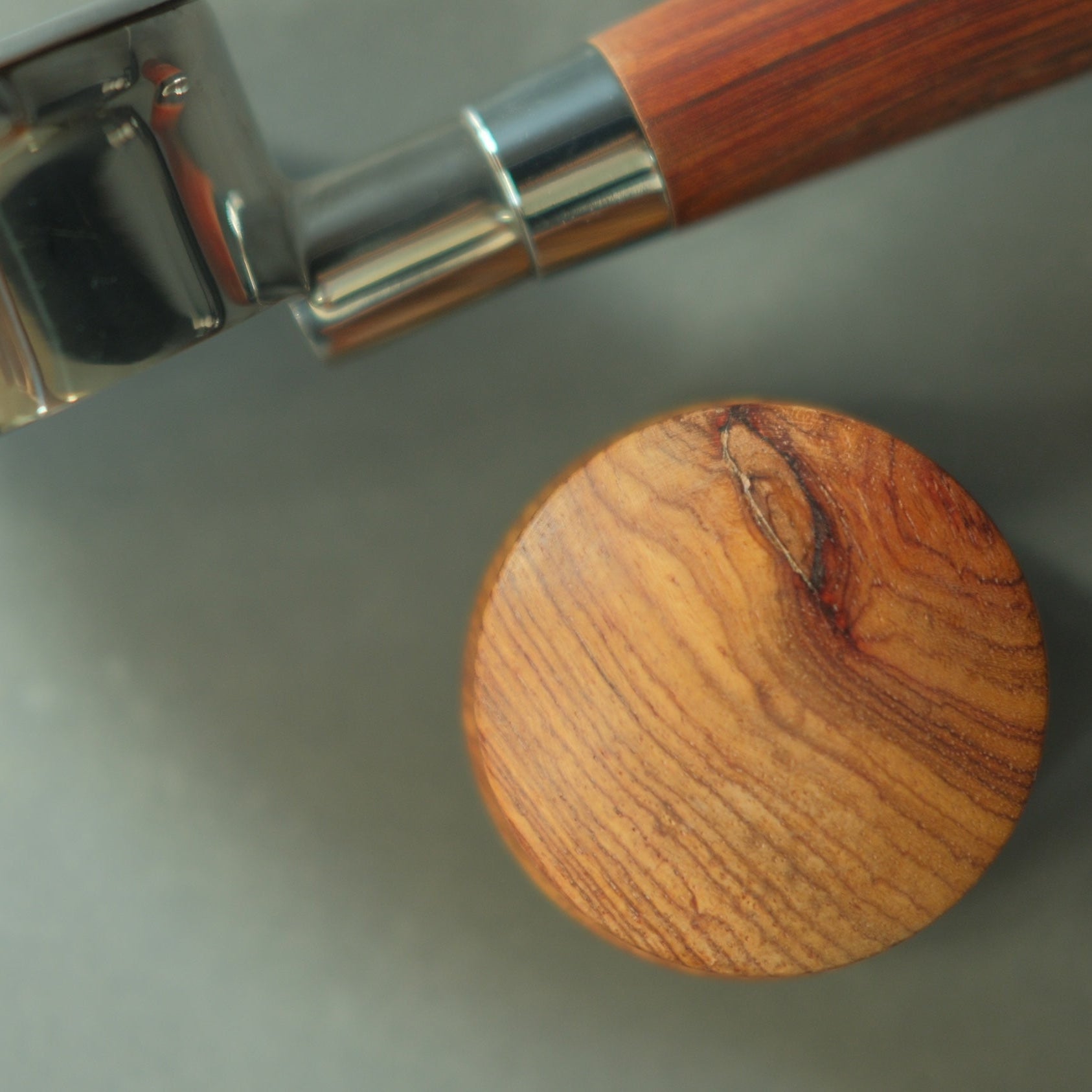Coffee Distributor - 58mm - Wooden - Barista Grade — detail view